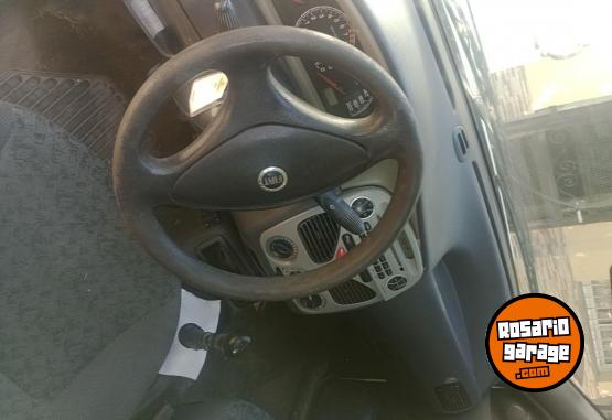 Autos - Fiat Siena 2004 GNC 222000Km - En Venta