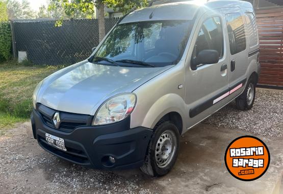 Utilitarios - Renault Kangoo 2015 GNC 276000Km - En Venta