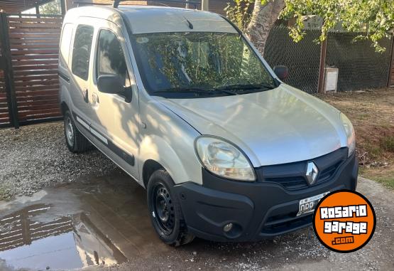 Utilitarios - Renault Kangoo 2015 GNC 276000Km - En Venta