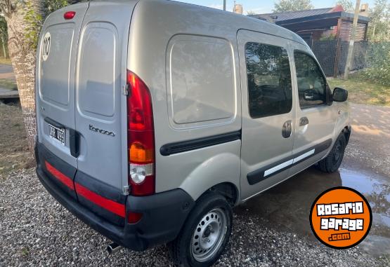 Utilitarios - Renault Kangoo 2015 GNC 276000Km - En Venta