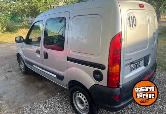 Utilitarios - Renault Kangoo 2015 GNC 276000Km - En Venta