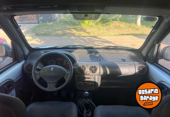 Utilitarios - Renault Kangoo 2015 GNC 276000Km - En Venta