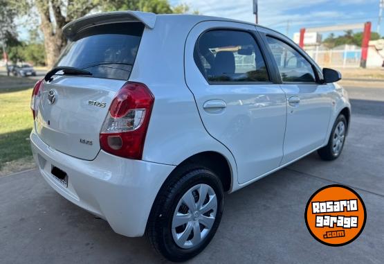 Autos - Toyota Etios 1.5 X 5MT 2015 Nafta 127000Km - En Venta