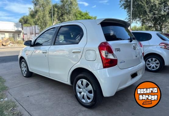 Autos - Toyota Etios 1.5 X 5MT 2015 Nafta 127000Km - En Venta