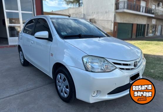 Autos - Toyota Etios 1.5 X 5MT 2015 Nafta 127000Km - En Venta