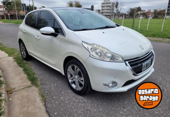 Autos - Peugeot 208 2014 Nafta 115000Km - En Venta