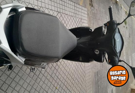 Motos - Guerrero Trip 125 2021 Nafta 13000Km - En Venta