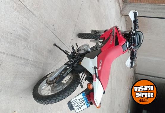 Motos - Honda Tornado 250 2016 Nafta 7500Km - En Venta