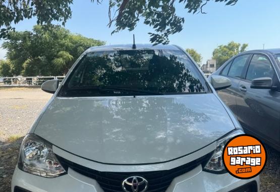 Autos - Toyota Etios x 2022 Nafta 12300Km - En Venta