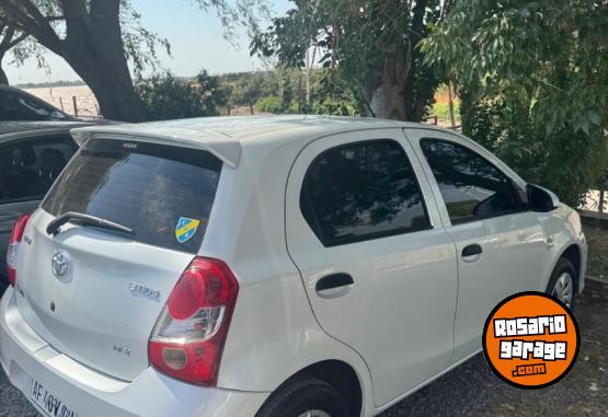 Autos - Toyota Etios x 2022 Nafta 12300Km - En Venta