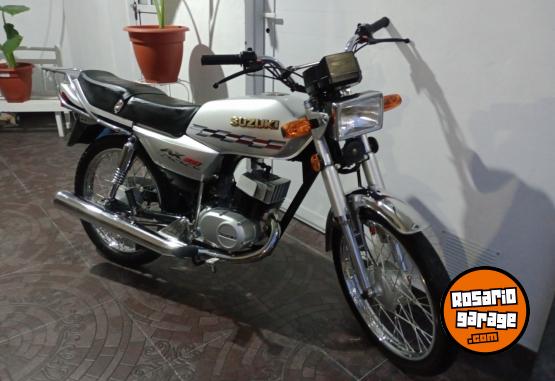 Motos - Suzuki Ax 100 2022 Nafta 11200Km - En Venta