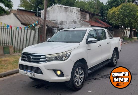 Camionetas - Toyota Hilux srx 2.8 4x4 2016 Diesel 140000Km - En Venta