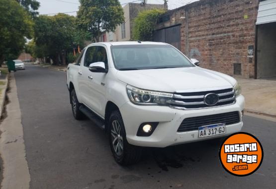 Camionetas - Toyota Hilux srx 2.8 4x4 2016 Diesel 140000Km - En Venta