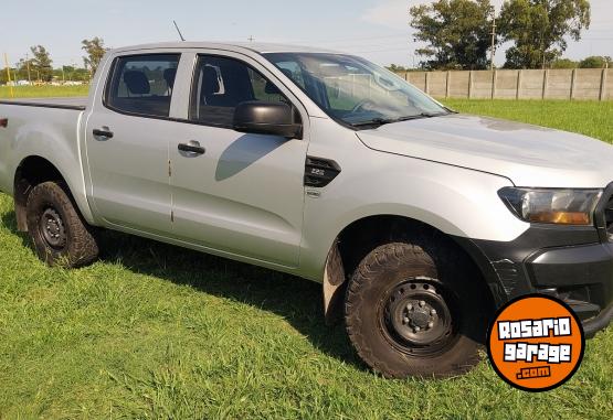 Camionetas - Ford 2.2 4x4 2020 Diesel 200000Km - En Venta