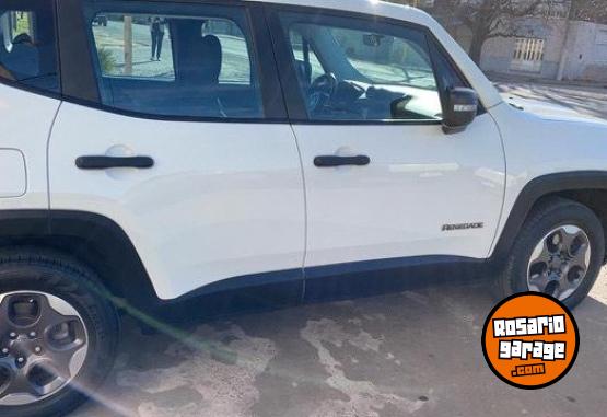 Camionetas - Jeep Renegade 2016 Nafta 126000Km - En Venta