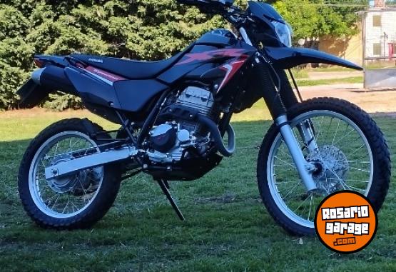 Motos - Honda Tornado 250 2024 Nafta 3500Km - En Venta