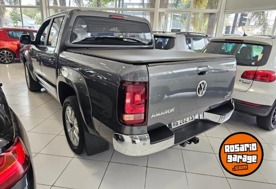 Camionetas - Volkswagen Amarok V6 Highline 2023 Diesel 30000Km - En Venta