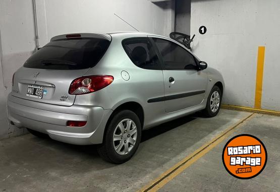 Autos - Peugeot 207 compact 2013 Nafta 93600Km - En Venta