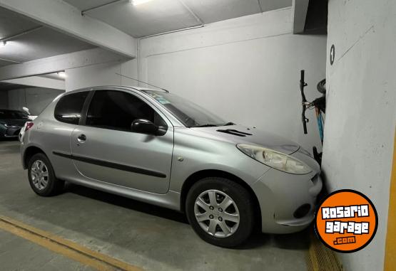 Autos - Peugeot 207 compact 2013 Nafta 93600Km - En Venta