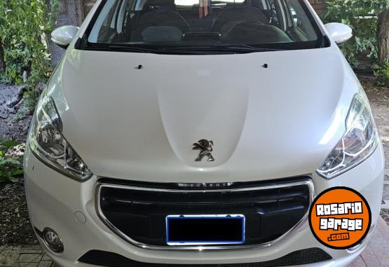 Autos - Peugeot 208 Allure Touchscreen 2015 Nafta 87000Km - En Venta