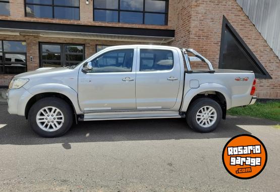 Camionetas - Toyota Hilux SRV 2014 Diesel 80000Km - En Venta