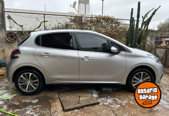 Autos - Peugeot 208 2018 Nafta 49000Km - En Venta