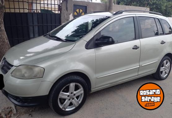 Autos - Volkswagen Suran 2009 Nafta 229500Km - En Venta