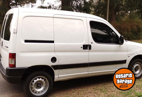 Utilitarios - Peugeot Partner 2017 Diesel 134000Km - En Venta