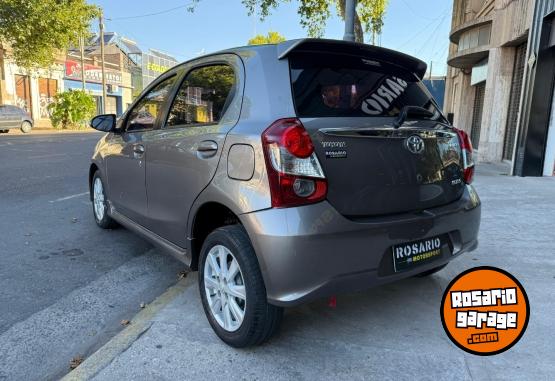 Autos - Toyota Etios XLS 2018 Nafta 70000Km - En Venta