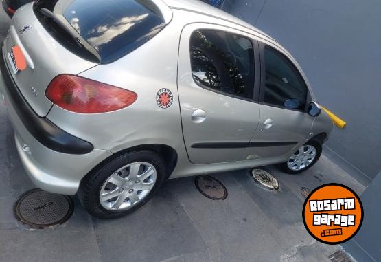 Autos - Peugeot 206 2008 Nafta 150000Km - En Venta