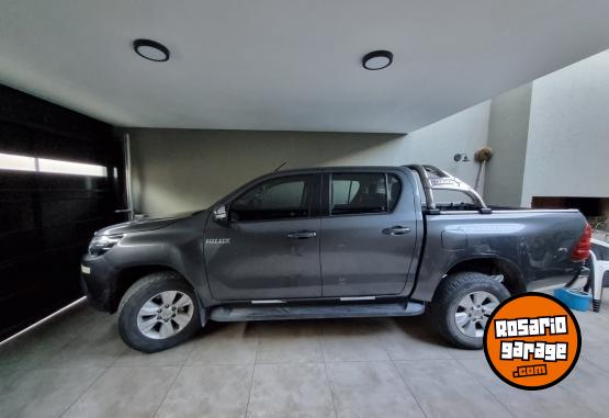 Camionetas - Toyota HILUX SRV 2017 Diesel 55000Km - En Venta