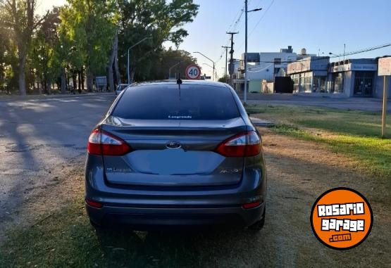 Autos - Ford Fiesta kinetic 2014 Nafta 94000Km - En Venta