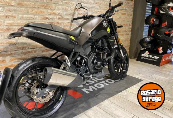 Motos - Benelli Leoncino 250 2022 Nafta 5000Km - En Venta