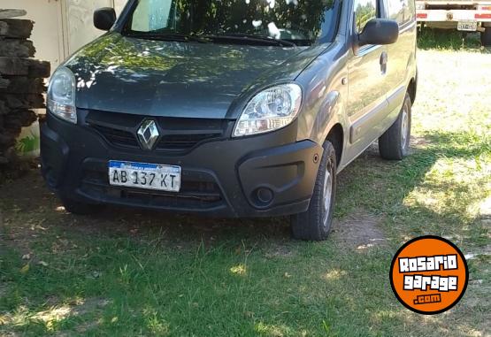 Utilitarios - Renault Kangoo furgn 2017 Nafta 250000Km - En Venta