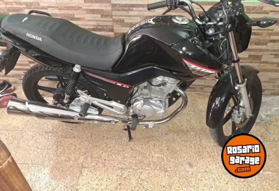 Motos - Honda Titan 2017 Nafta 12000Km - En Venta