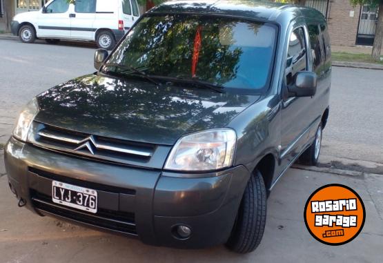 Utilitarios - Citroen BERLINGO 2012 Nafta 88000Km - En Venta