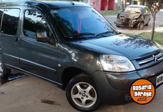 Utilitarios - Citroen BERLINGO 2012 Nafta 88000Km - En Venta