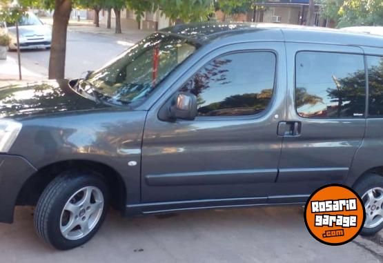 Utilitarios - Citroen BERLINGO 2012 Nafta 88000Km - En Venta