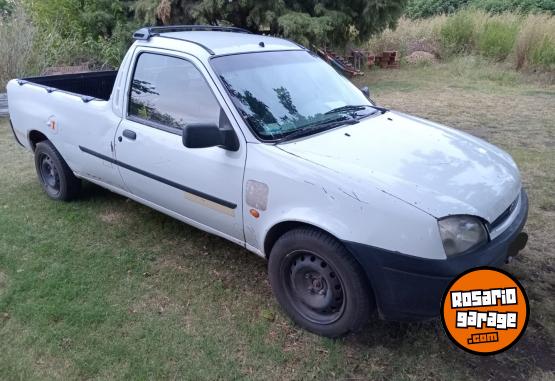 Utilitarios - Ford COURIER 2000 Diesel 111111Km - En Venta