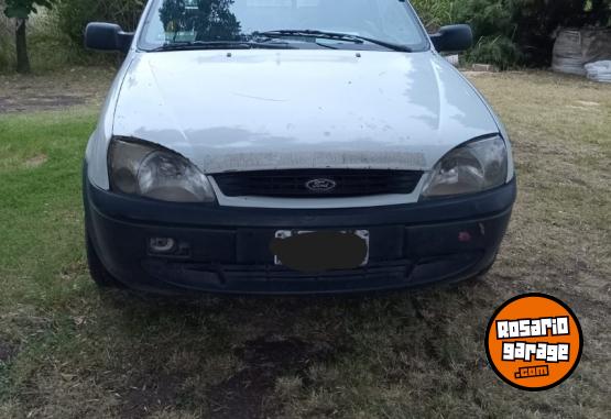 Utilitarios - Ford COURIER 2000 Diesel 111111Km - En Venta