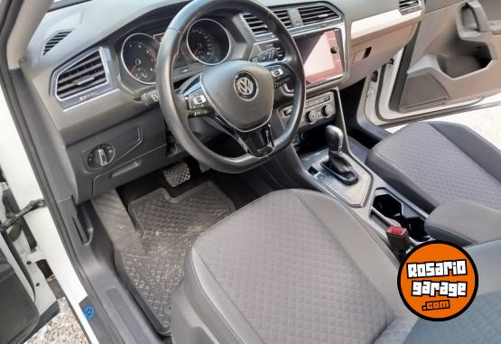 Camionetas - Volkswagen TIGUAN AT 7ASIENTOS 2019 Nafta 80000Km - En Venta