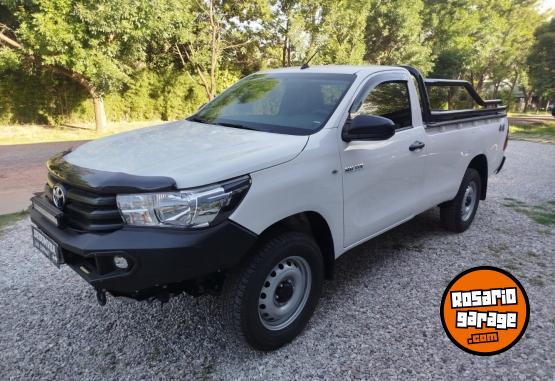 Camionetas - Toyota HILUX CABINA SIMPLE 4X4 2022 Diesel 11000Km - En Venta