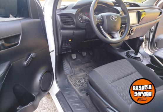 Camionetas - Toyota HILUX CABINA SIMPLE 4X4 2022 Diesel 11000Km - En Venta