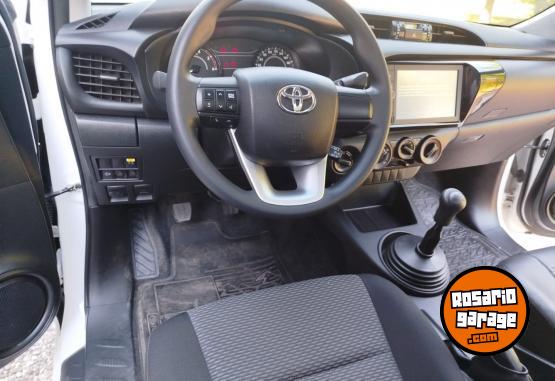 Camionetas - Toyota HILUX CABINA SIMPLE 4X4 2022 Diesel 11000Km - En Venta