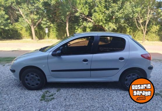 Autos - Peugeot 206 XR PREMIUN 2004 Nafta 112000Km - En Venta