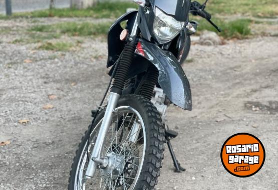 Motos - Zanella Zt150 2024 Nafta 4900Km - En Venta