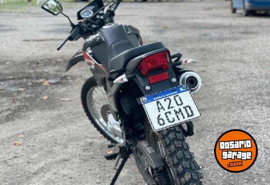 Motos - Zanella Zt150 2024 Nafta 4900Km - En Venta