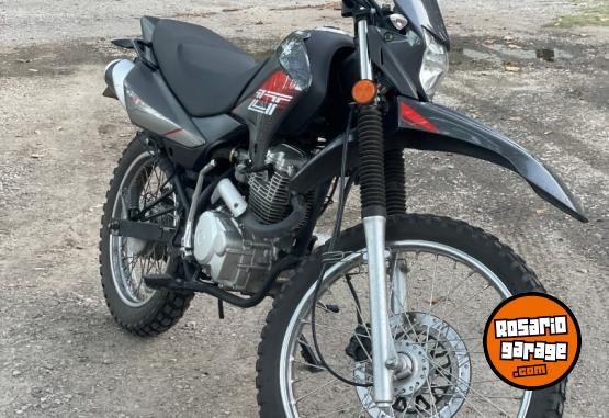 Motos - Zanella Zt150 2024 Nafta 4900Km - En Venta