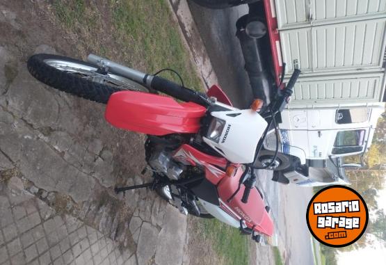 Motos - Honda Tornado 2018 Nafta 4200Km - En Venta