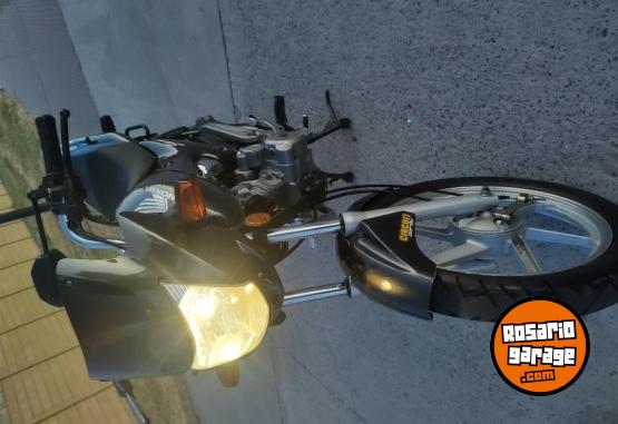 Motos - Honda Storm 2013 Nafta 46999Km - En Venta